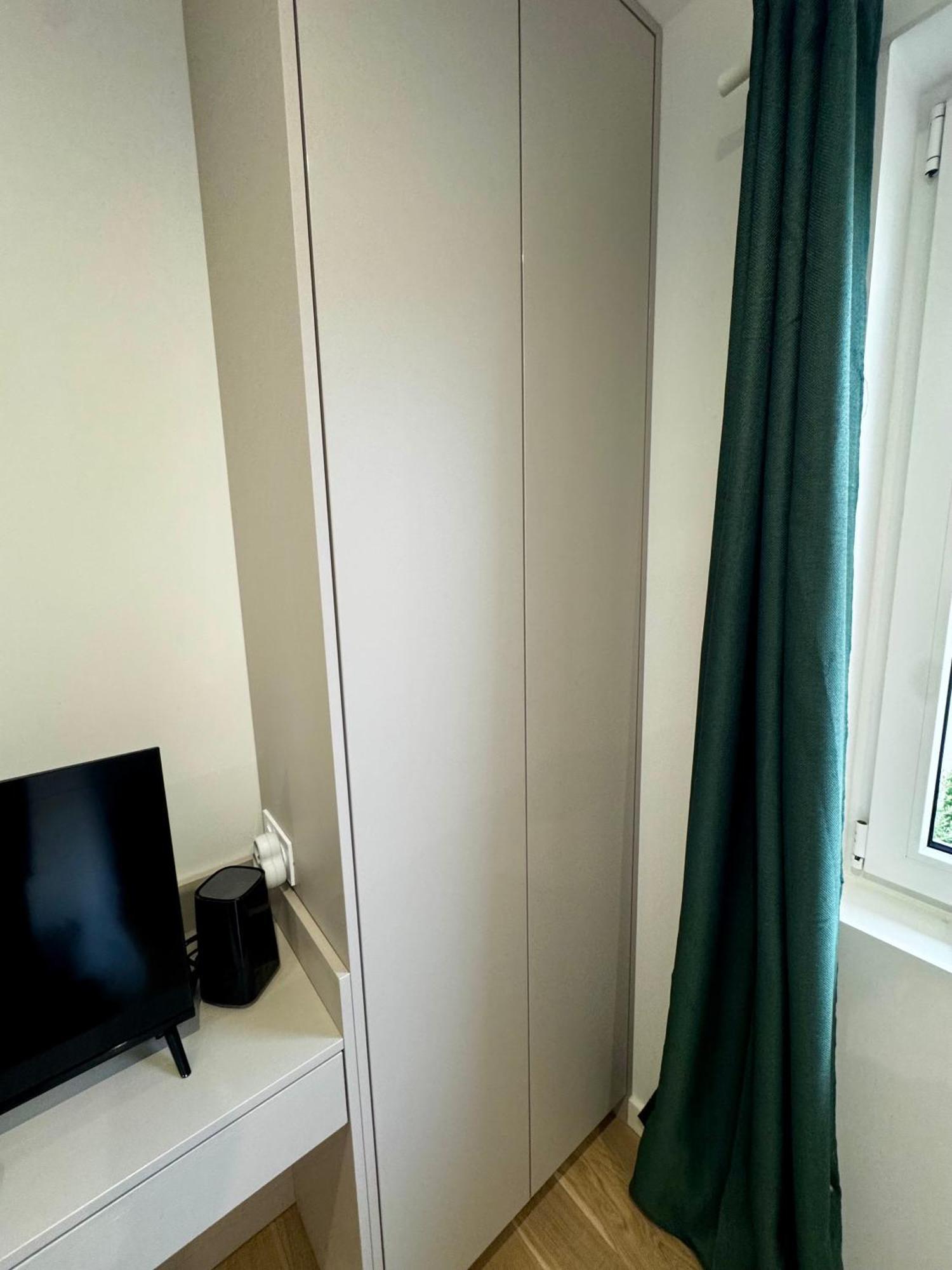 Chambre Privee Climatisee Avec Salle De Bains Partagee-Le Sapin Genay (Rhone) Exterior foto